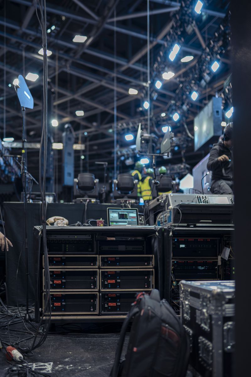 Fohhn System-Endstufen der DI-Serie bei der Finch Dorfdisko Reunion Tour im Velodrom Berlin am 11. März 2023.