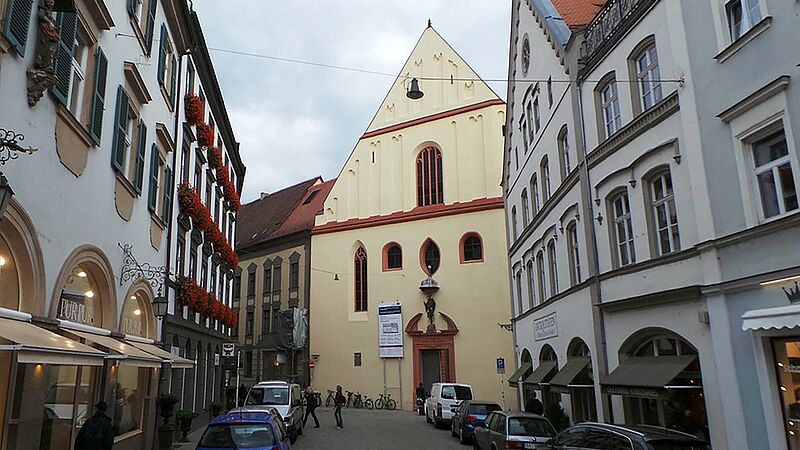 Blick von Außen auf die Dominikanerkirche Bamberg, in der Fohhn zur Kirchenbeschallung dient.